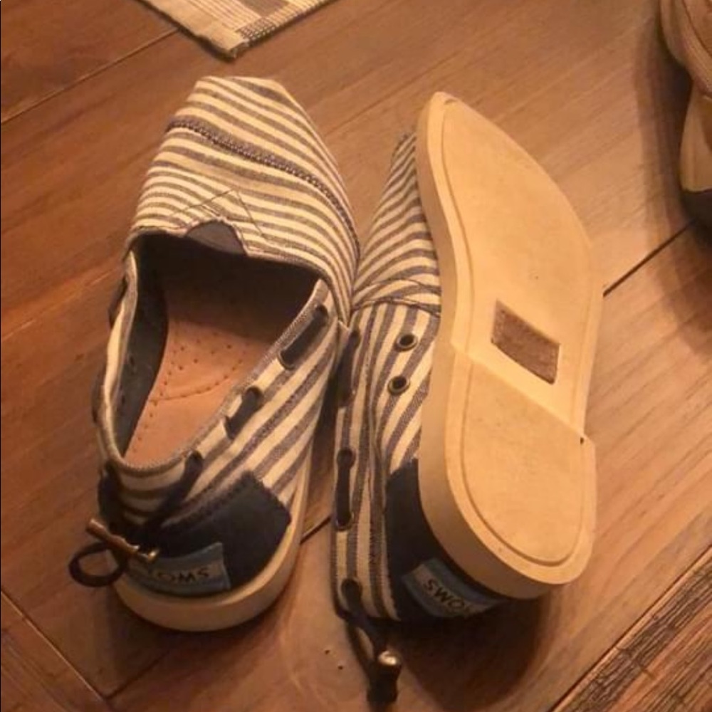 TOMS shoes